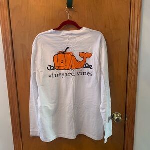 🎉HP🎉Vineyard Vines White Shirt with Orange Whale Logo